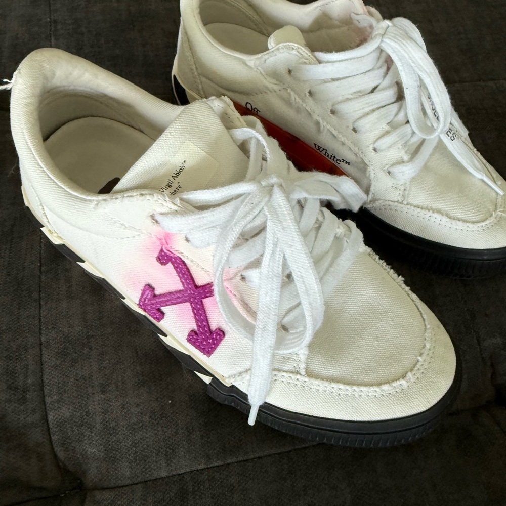 Off-White Cream and Purple Arrow Sneakers